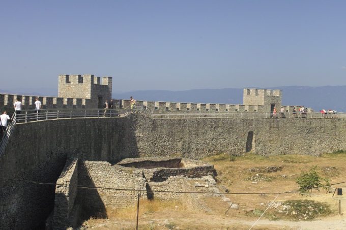 秘境マケドニアの街中銅像だらけの首都スコピエと世界遺産オフリド